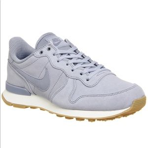 Nike light blue suede internationalist